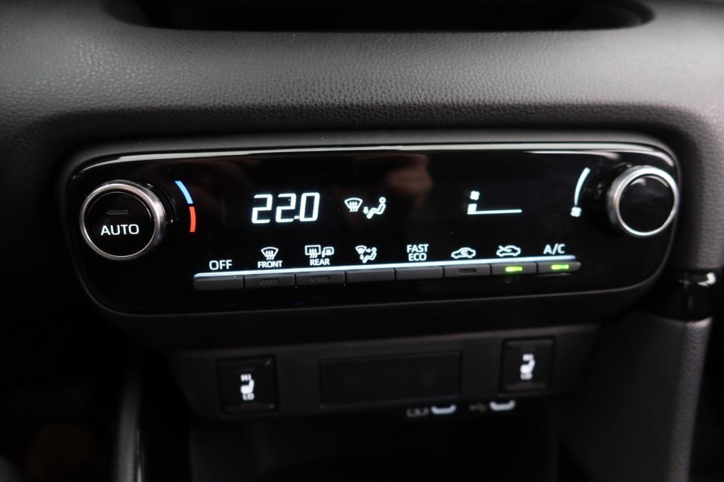 TOYOTA Yaris 2024