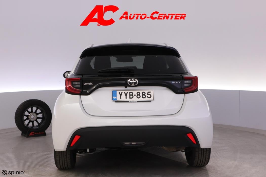 TOYOTA Yaris 2024