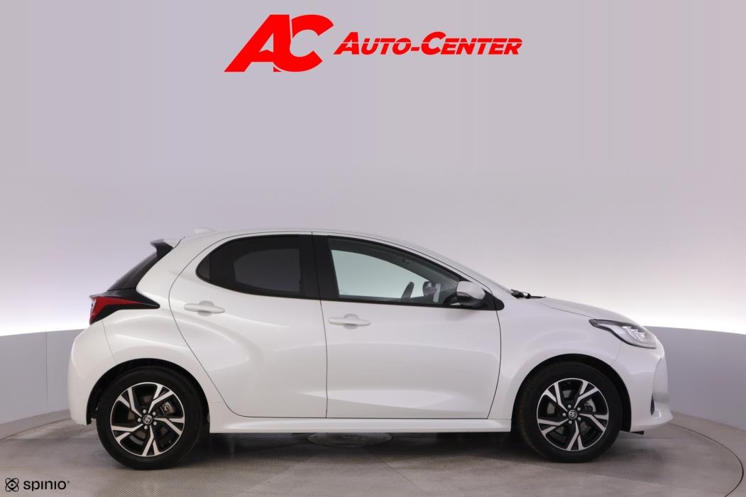 TOYOTA Yaris 2024