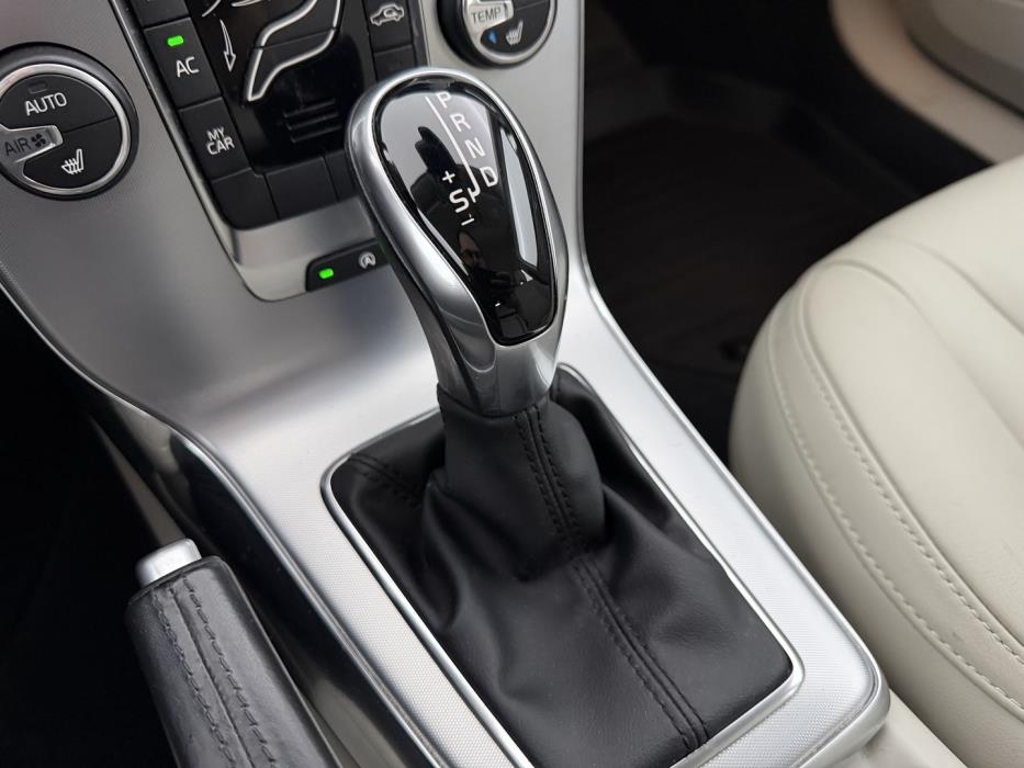 VOLVO V40 Cross Country 2017