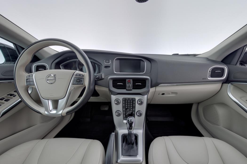 VOLVO V40 Cross Country 2017