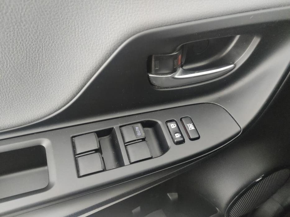 TOYOTA Yaris 2018