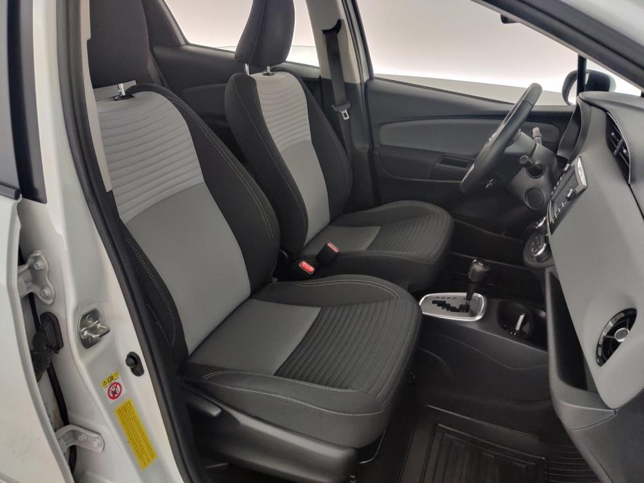 TOYOTA Yaris 2018