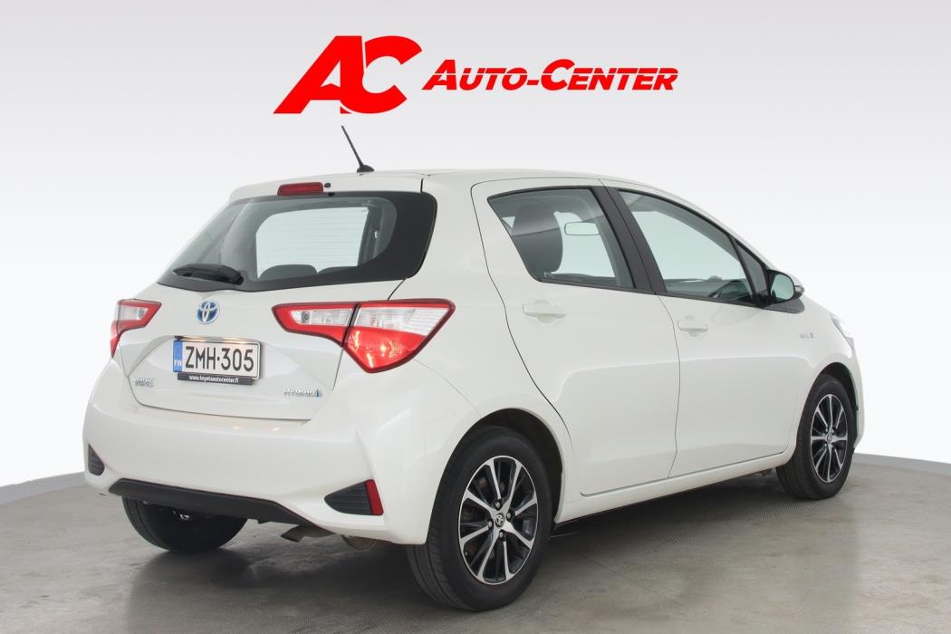 TOYOTA Yaris 2018