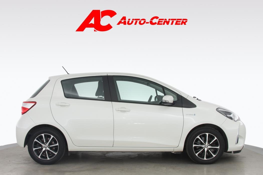 TOYOTA Yaris 2018