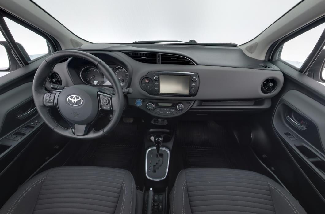 TOYOTA Yaris 2018