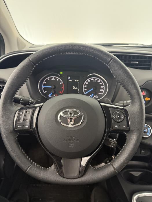 TOYOTA Yaris 2019