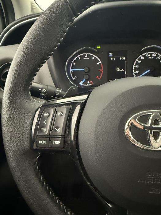 TOYOTA Yaris 2019