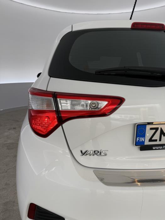 TOYOTA Yaris 2019
