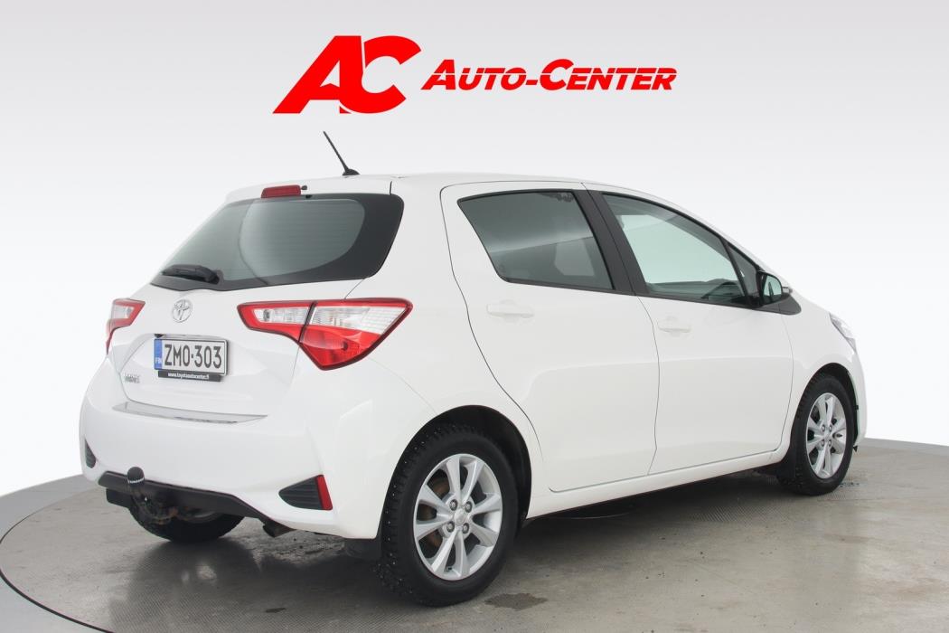 TOYOTA Yaris 2019