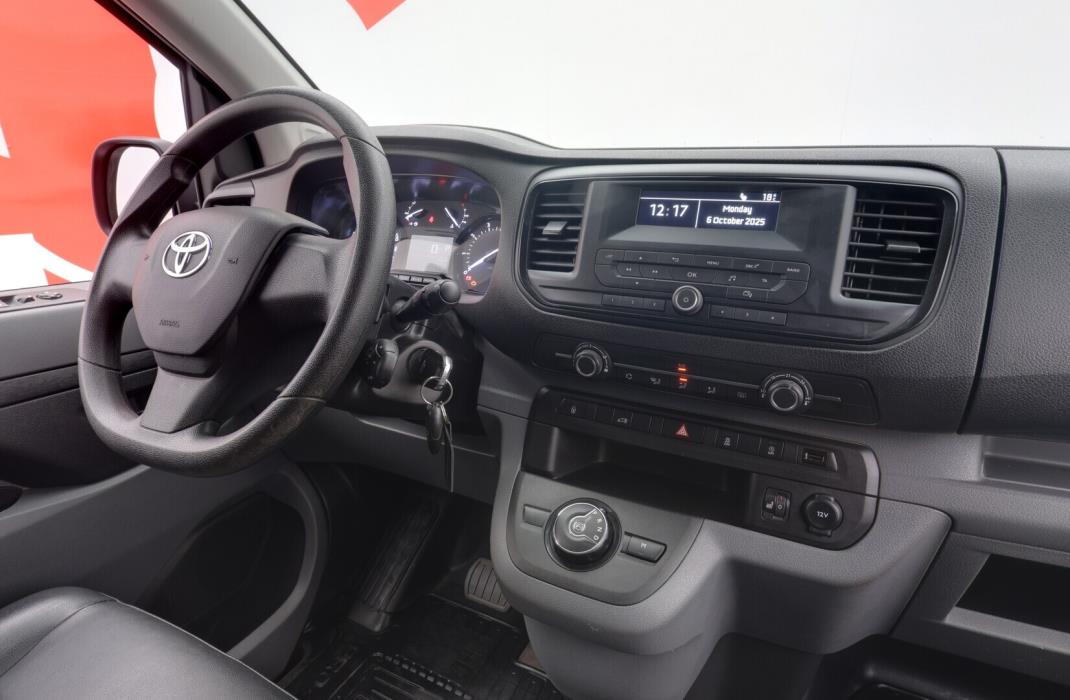 TOYOTA Proace 2021