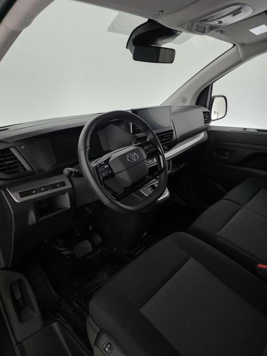 TOYOTA Proace 2025
