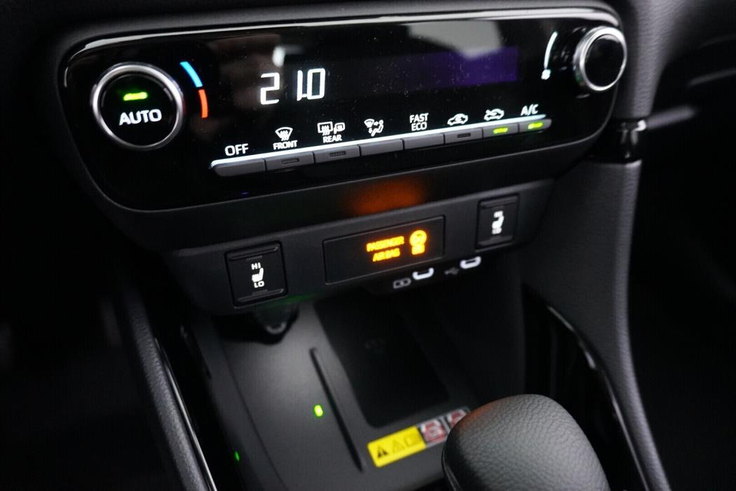 TOYOTA Yaris 2026