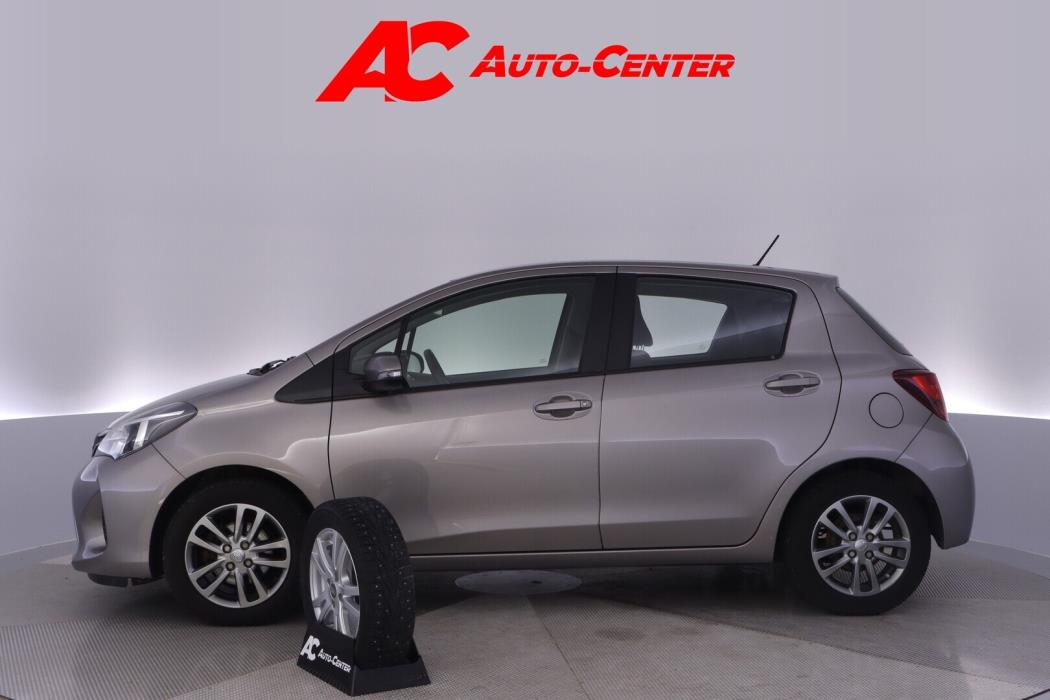 TOYOTA Yaris 2015