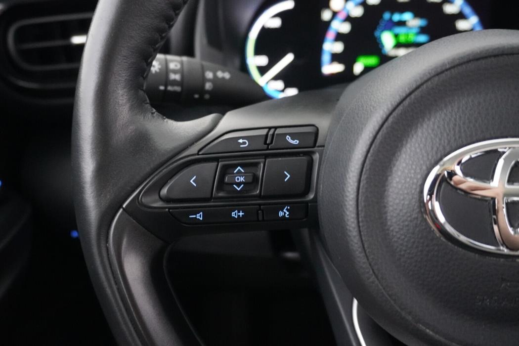 TOYOTA Yaris Cross 2024