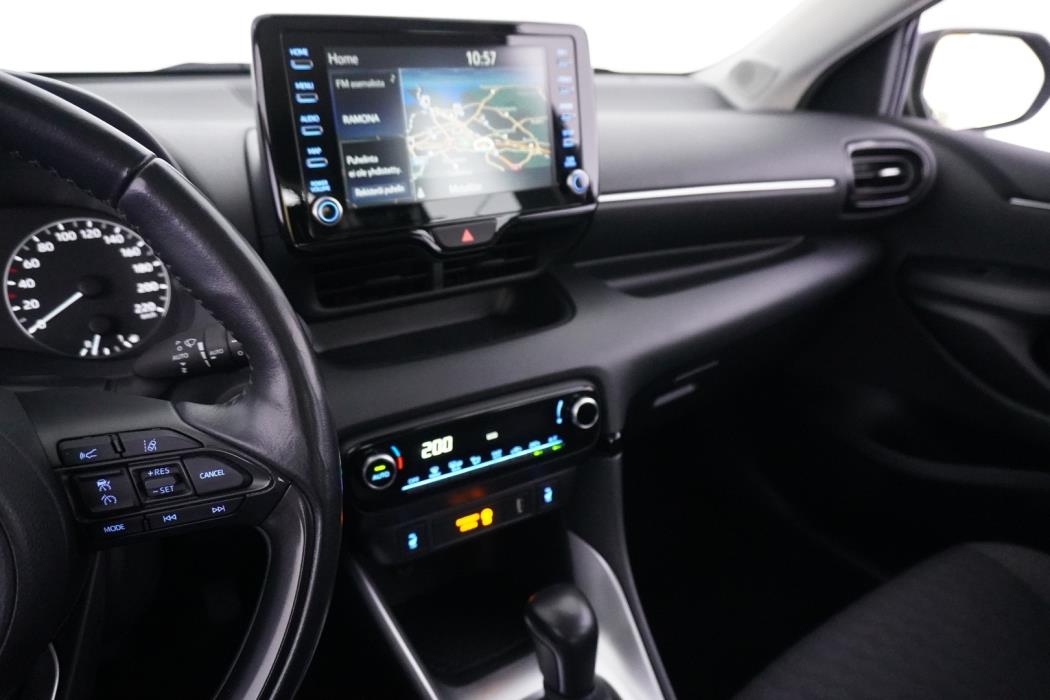 TOYOTA Yaris 2021