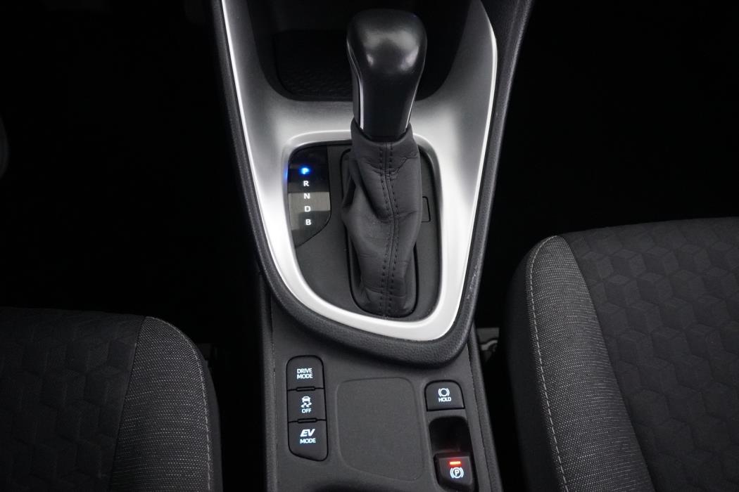 TOYOTA Yaris 2021