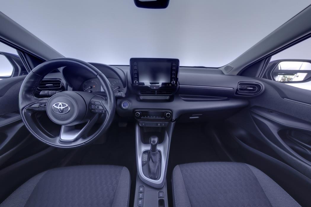 TOYOTA Yaris 2021