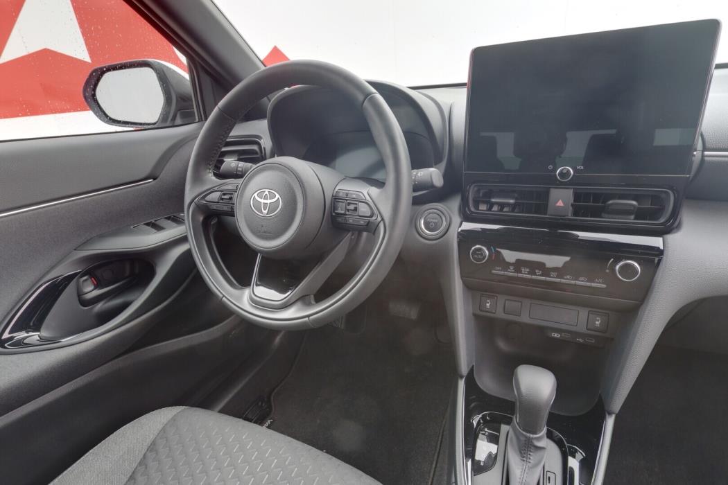 TOYOTA Yaris Cross 2025