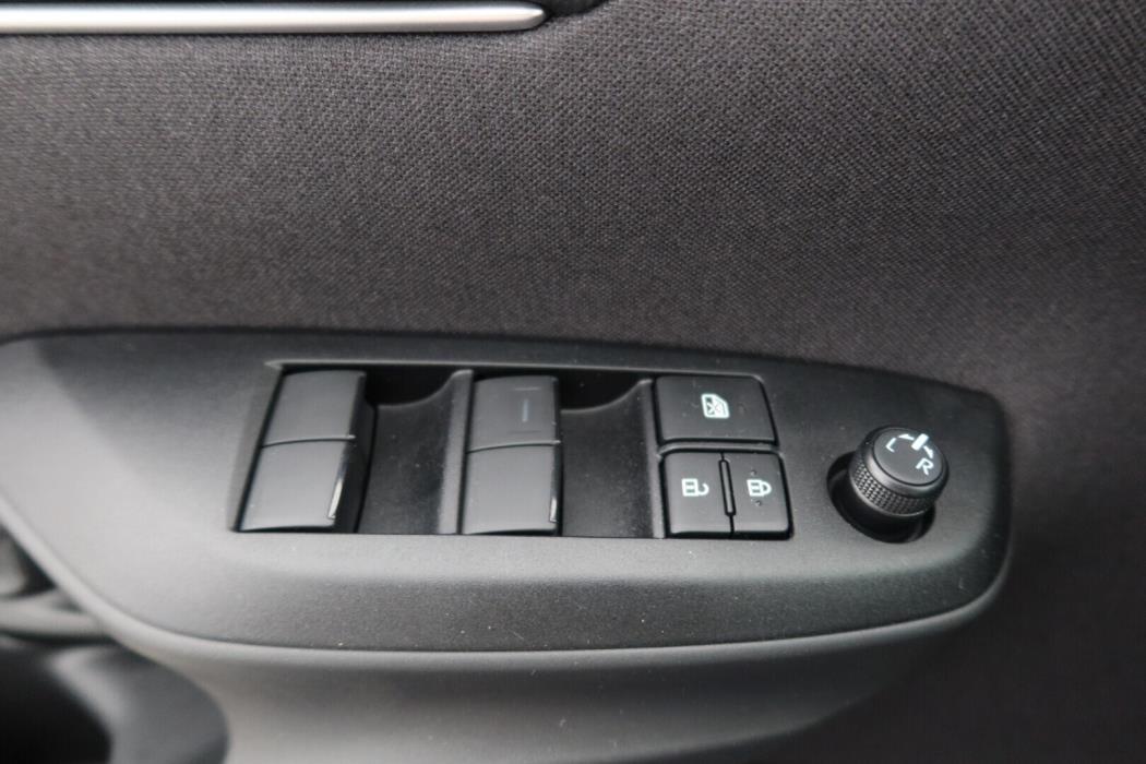TOYOTA Yaris Cross 2025