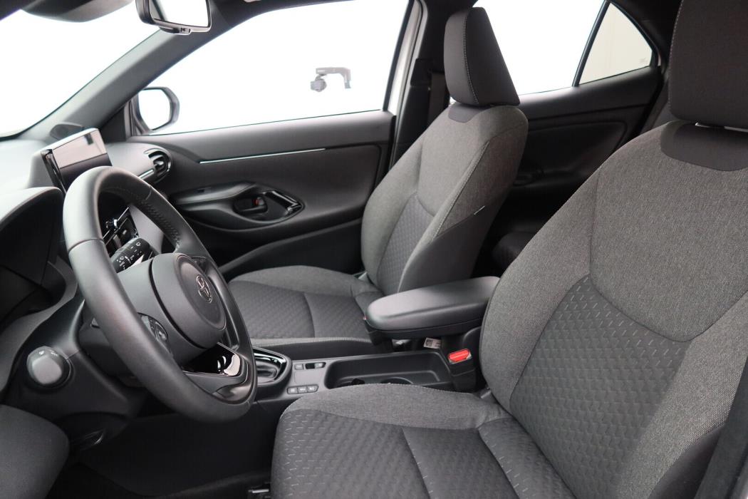 TOYOTA Yaris Cross 2025