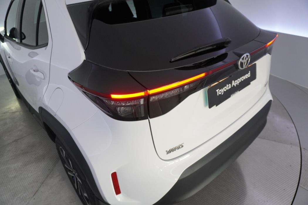 TOYOTA Yaris Cross 2025