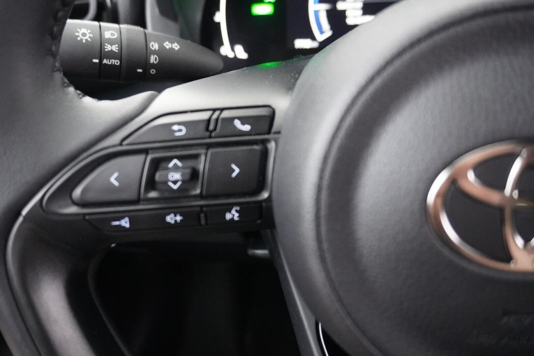 TOYOTA Yaris Cross 2025