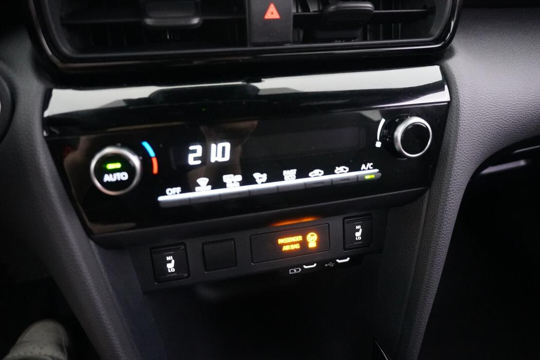 TOYOTA Yaris Cross 2025