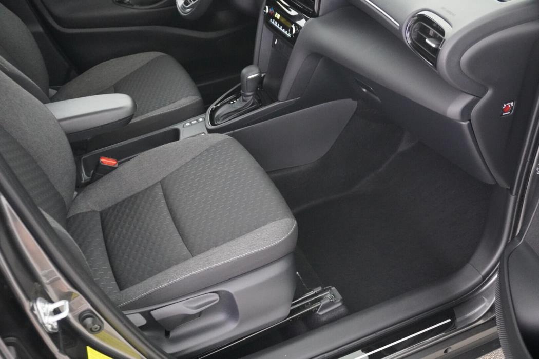 TOYOTA Yaris Cross 2025