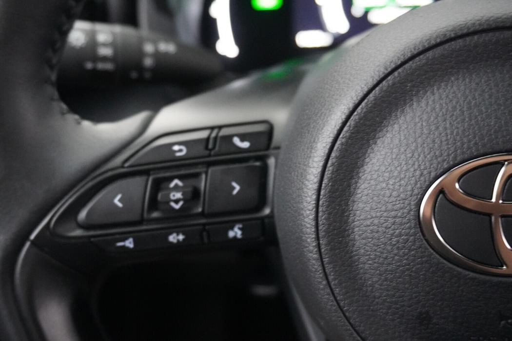 TOYOTA Yaris Cross 2025