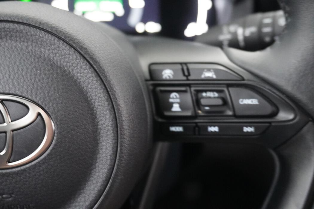 TOYOTA Yaris Cross 2025