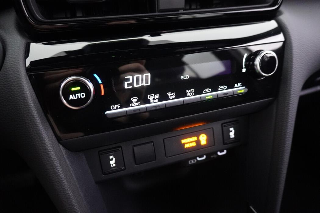TOYOTA Yaris Cross 2025