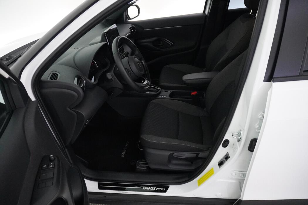 TOYOTA Yaris Cross 2025