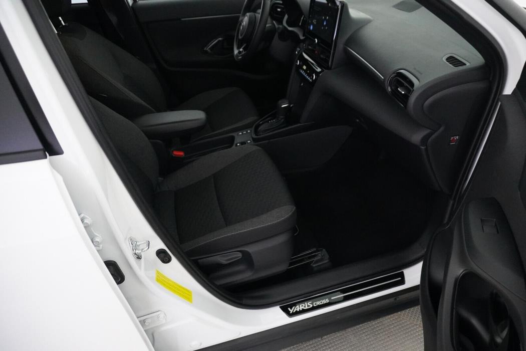 TOYOTA Yaris Cross 2025