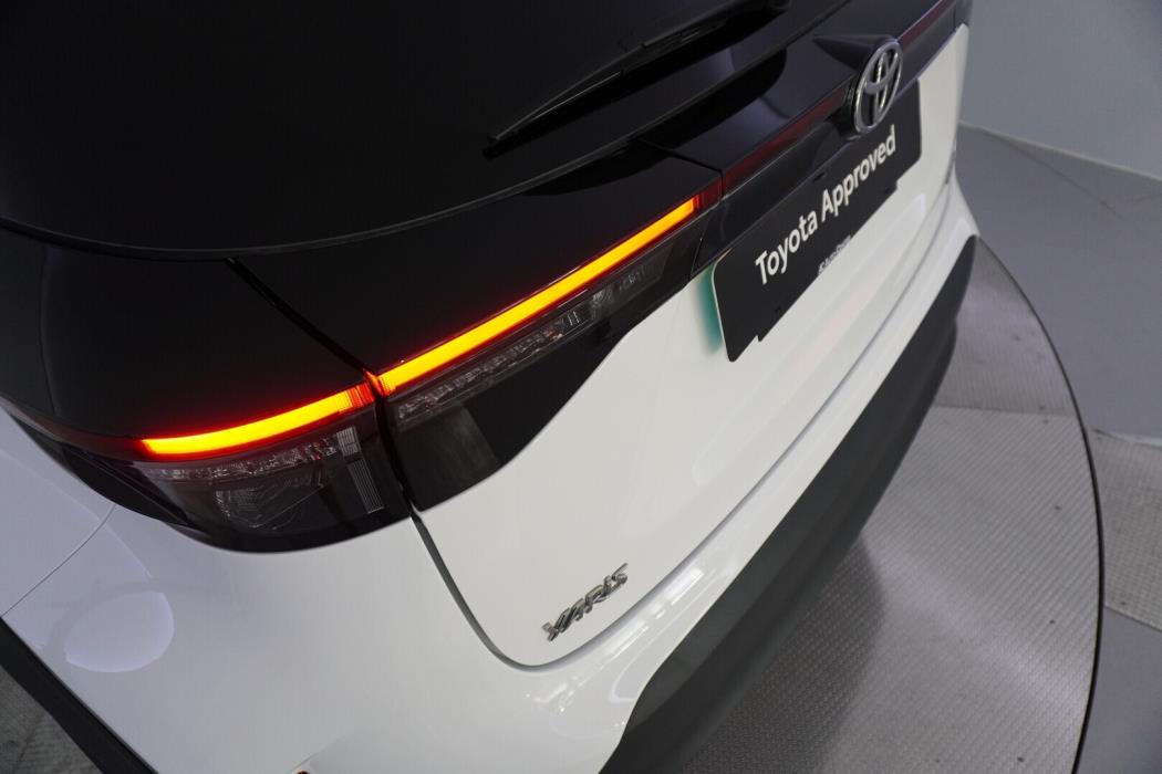 TOYOTA Yaris Cross 2025