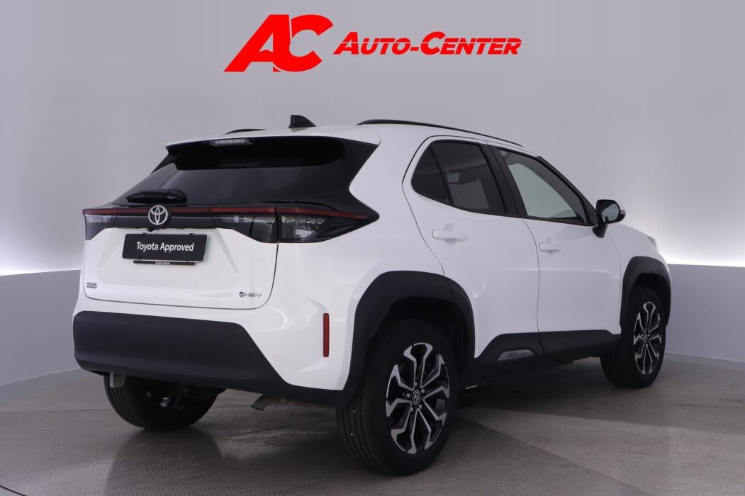 TOYOTA Yaris Cross 2025