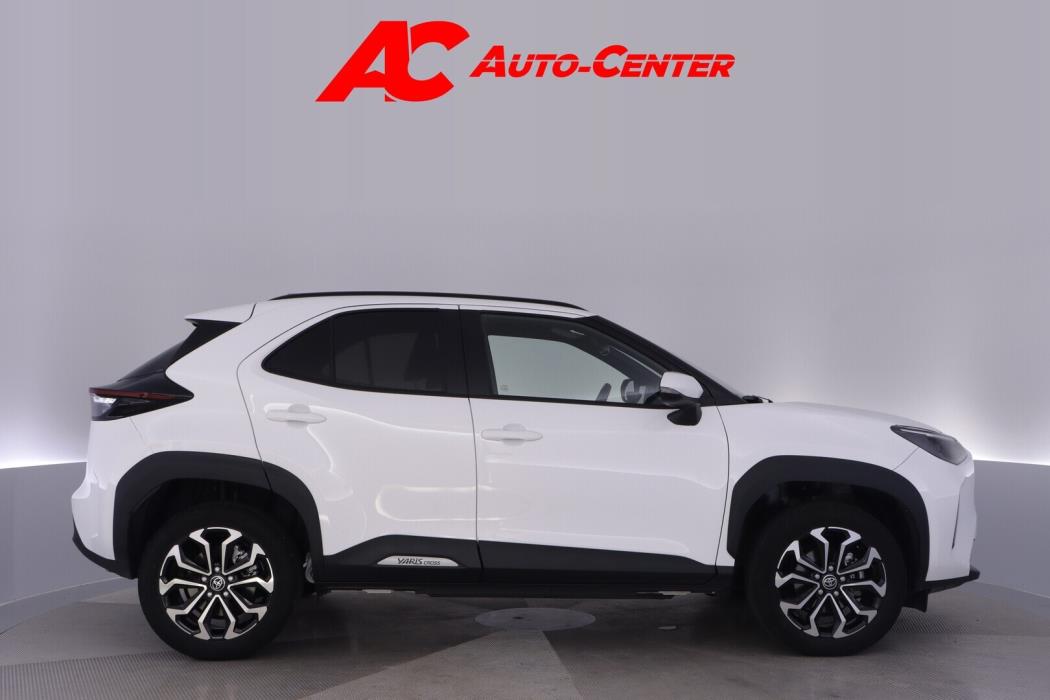TOYOTA Yaris Cross 2025