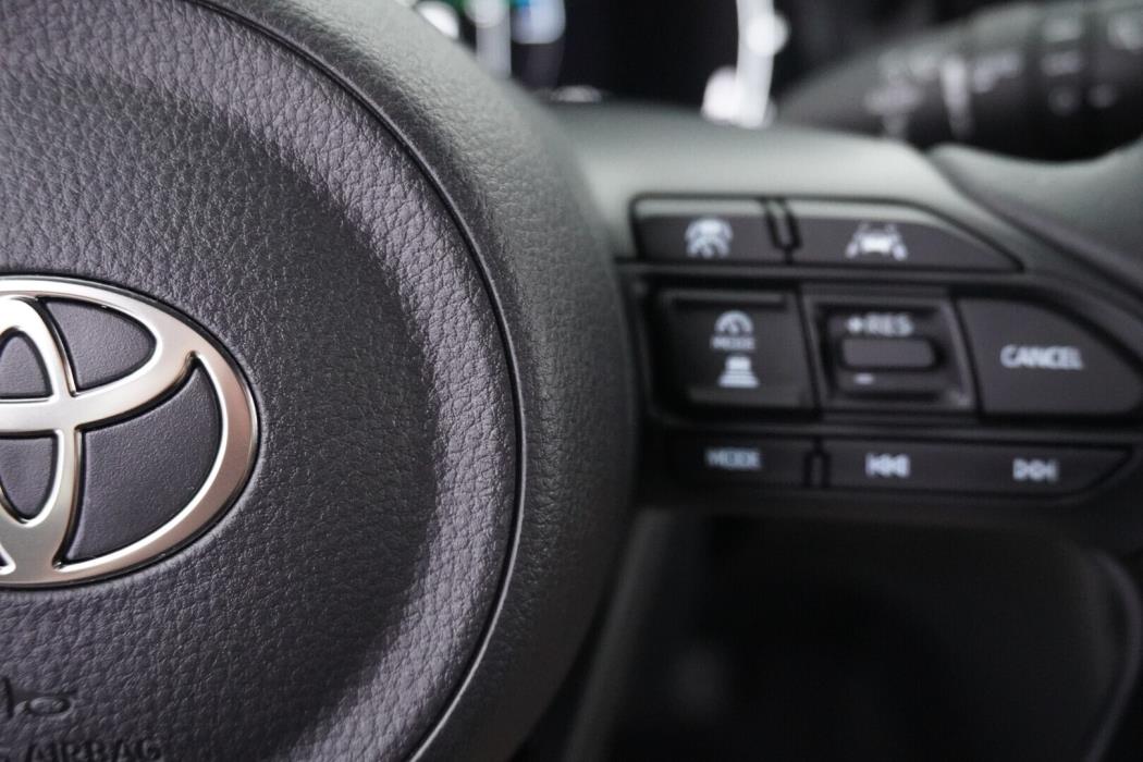 TOYOTA Yaris Cross 2025