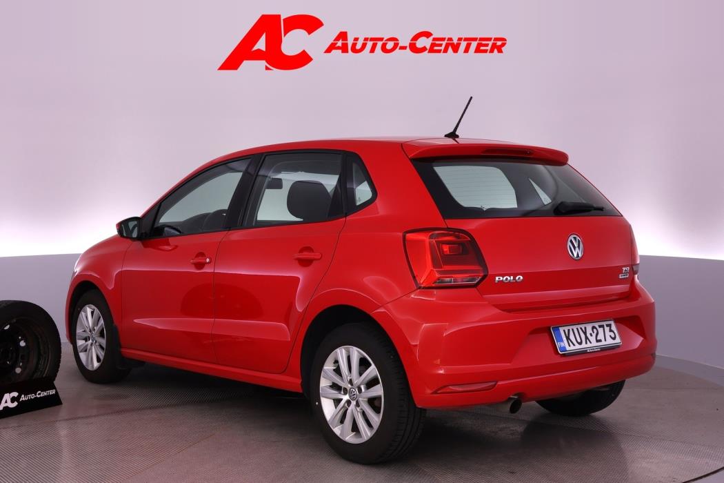 VOLKSWAGEN Polo 2015