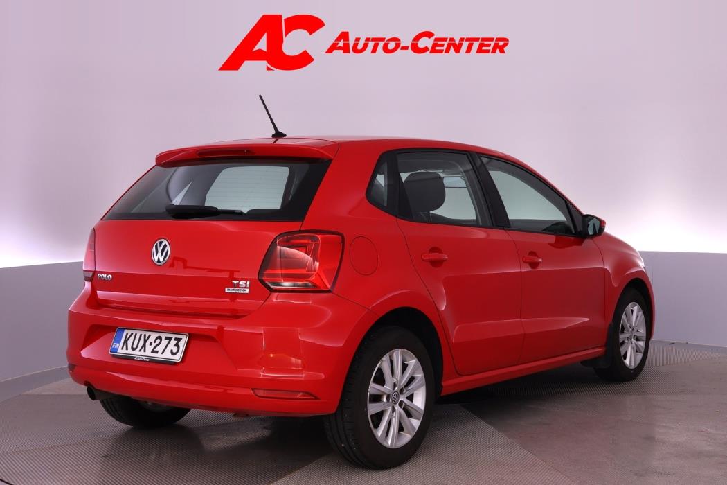 VOLKSWAGEN Polo 2015