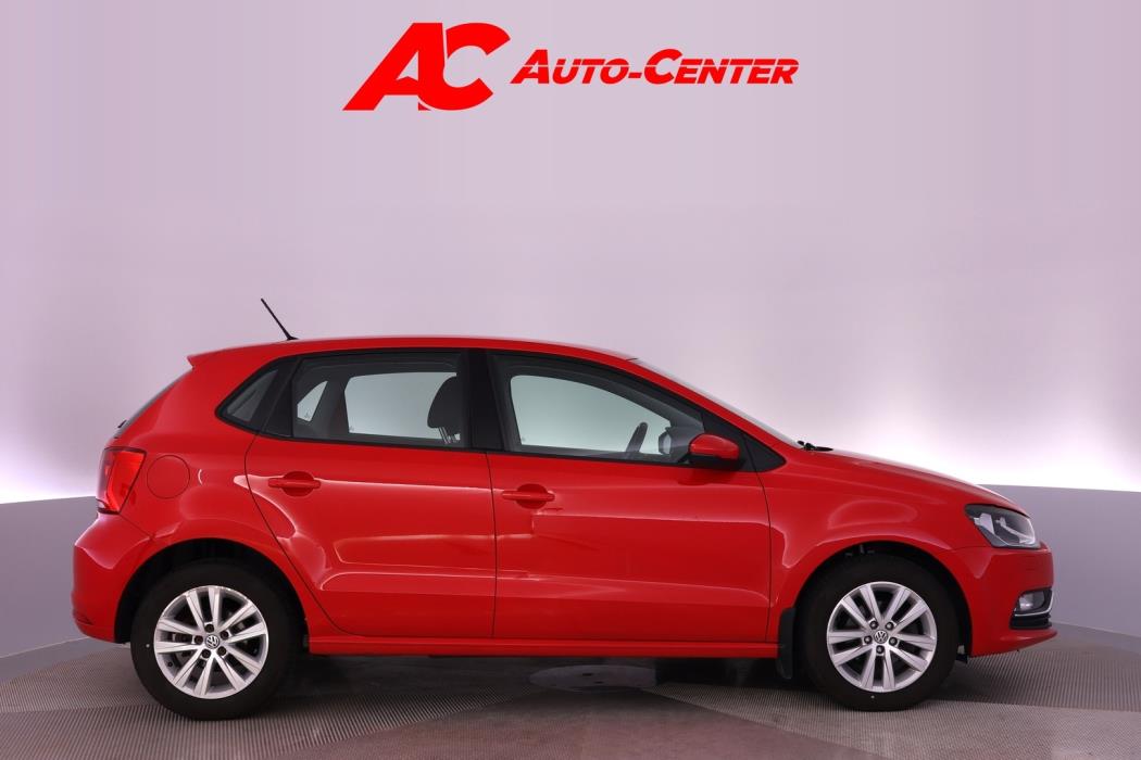 VOLKSWAGEN Polo 2015