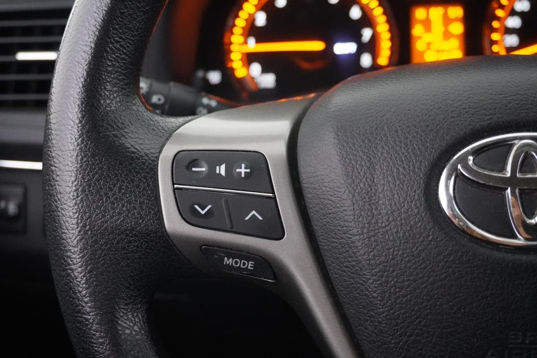 TOYOTA Avensis 2011