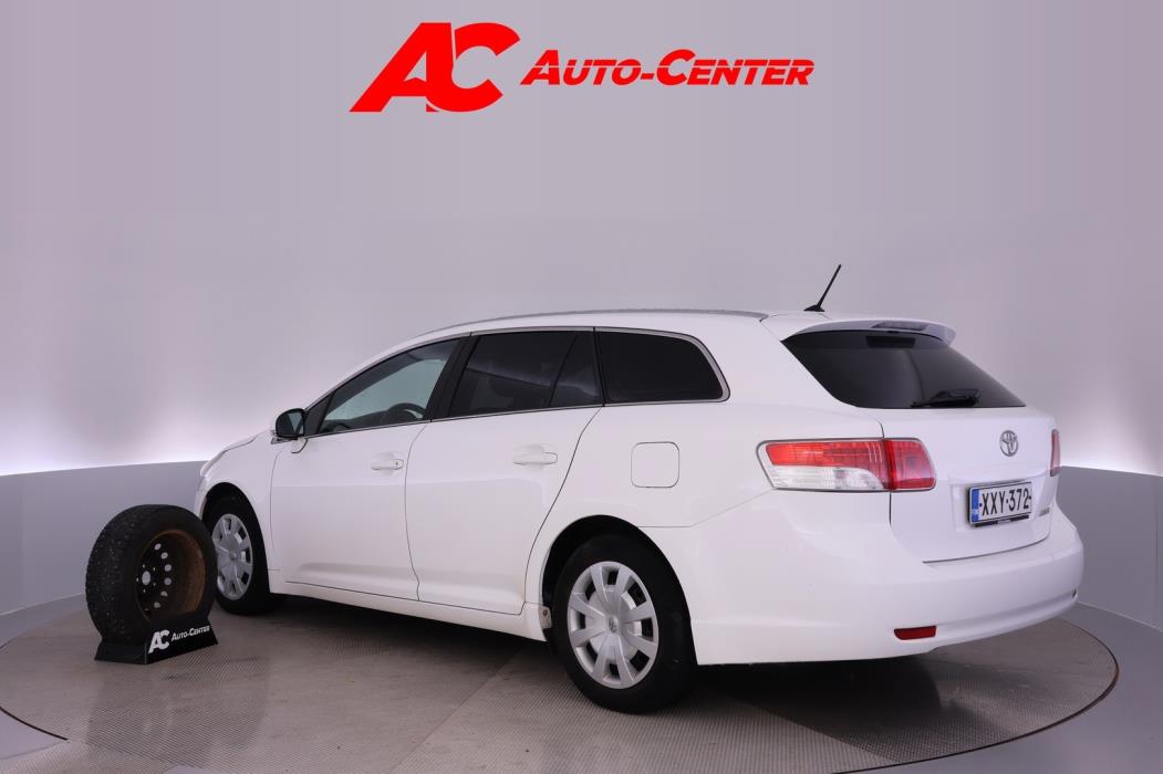 TOYOTA Avensis 2011
