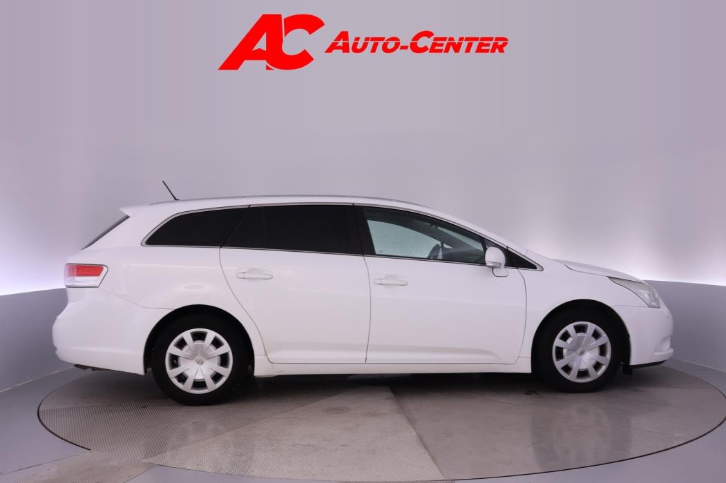 TOYOTA Avensis 2011