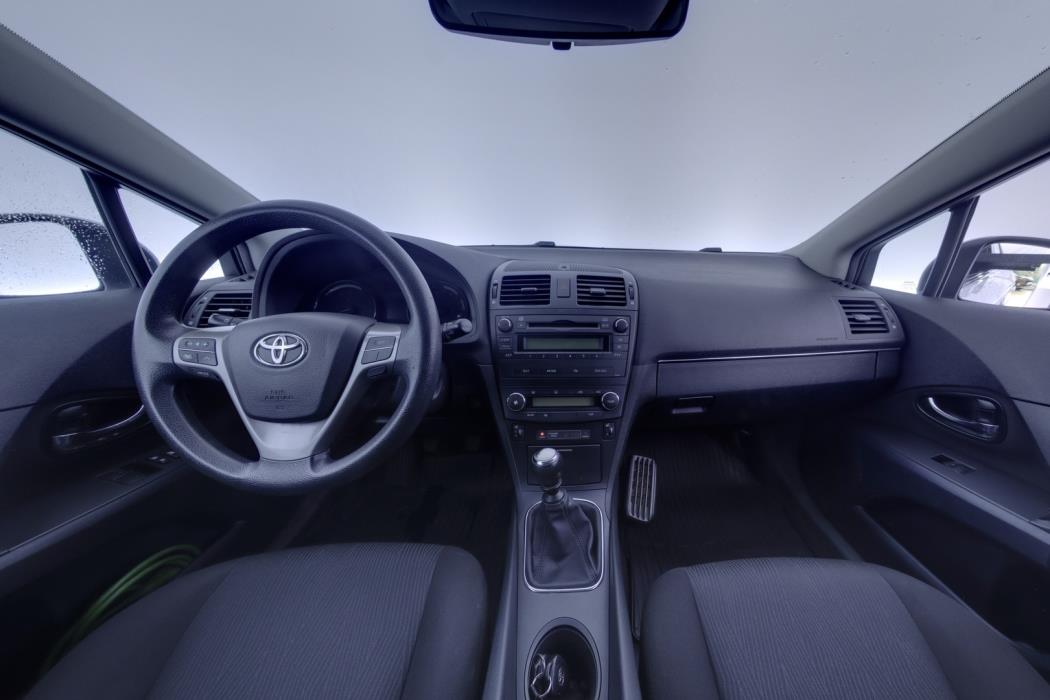 TOYOTA Avensis 2011