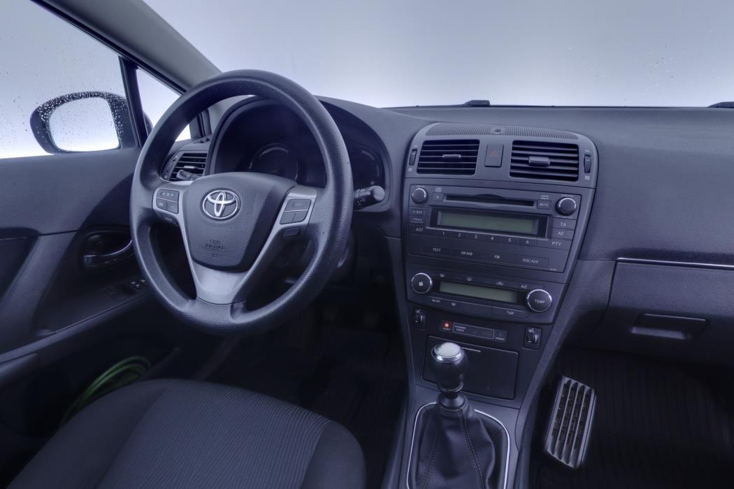 TOYOTA Avensis 2011