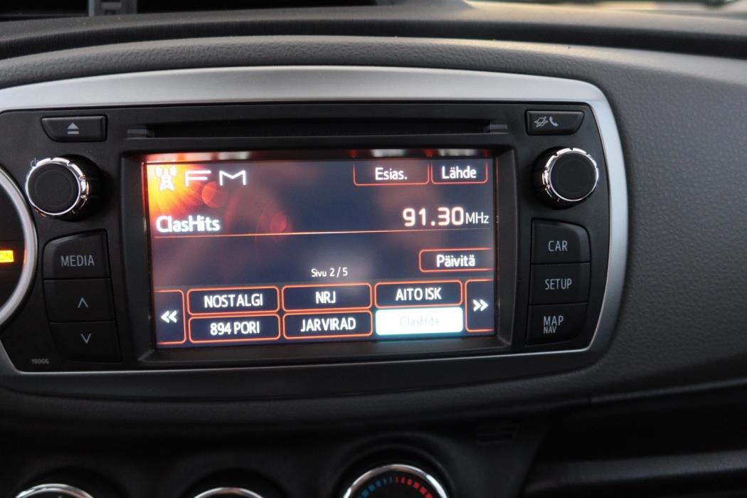 TOYOTA Yaris 2014