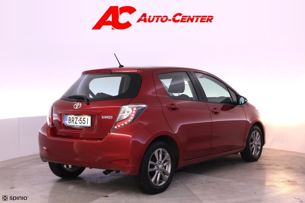TOYOTA Yaris 2014