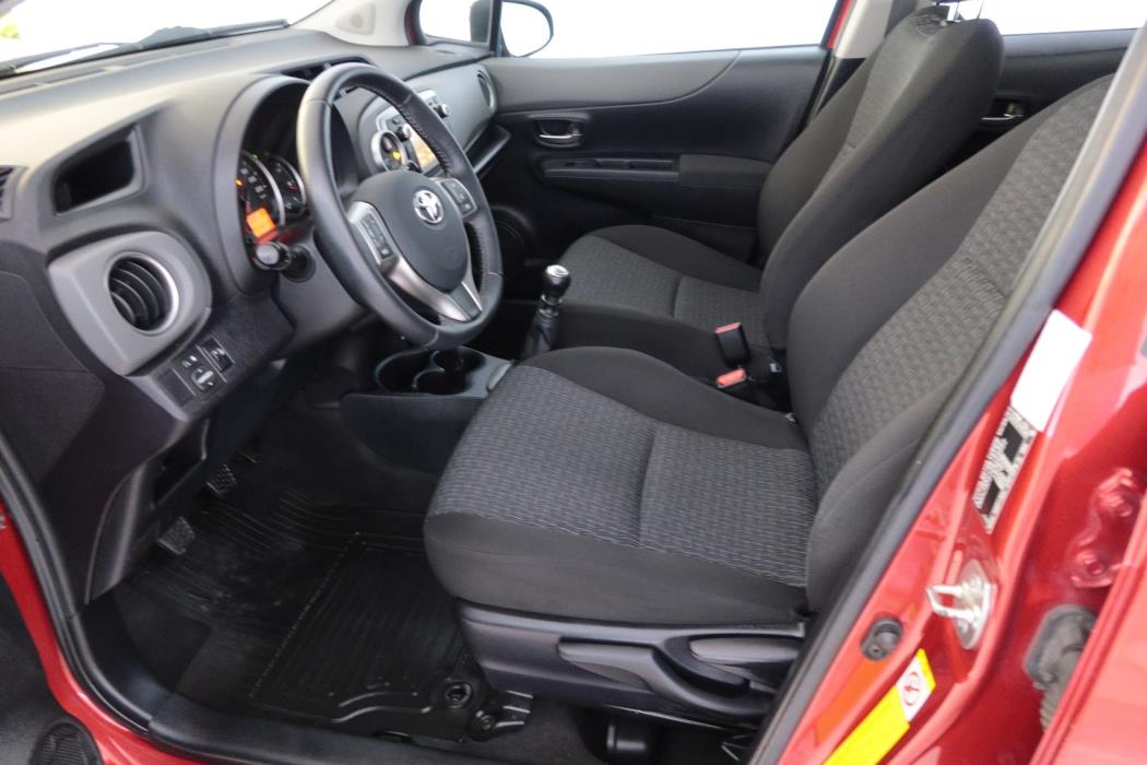 TOYOTA Yaris 2014
