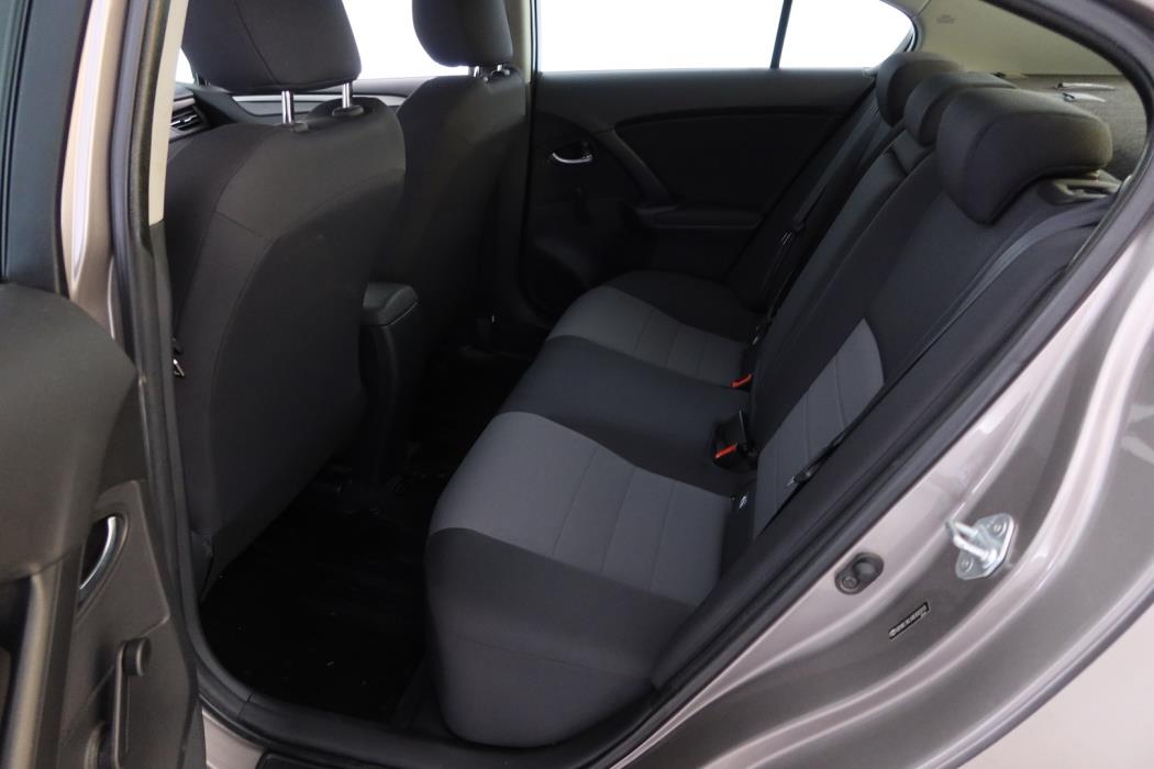 TOYOTA Avensis 2015
